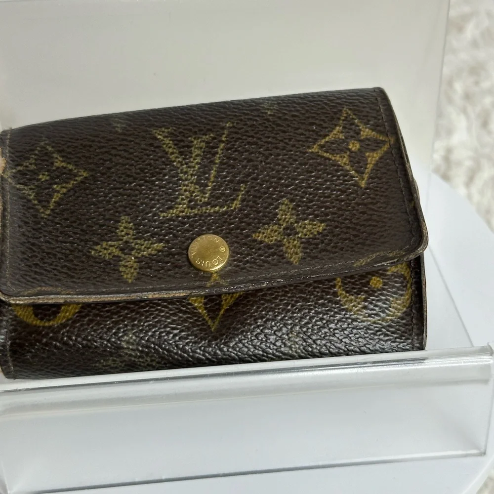 Louis Vuitton Monogram Multicles 6 Key Ring Wallet - Picture 1 of 6